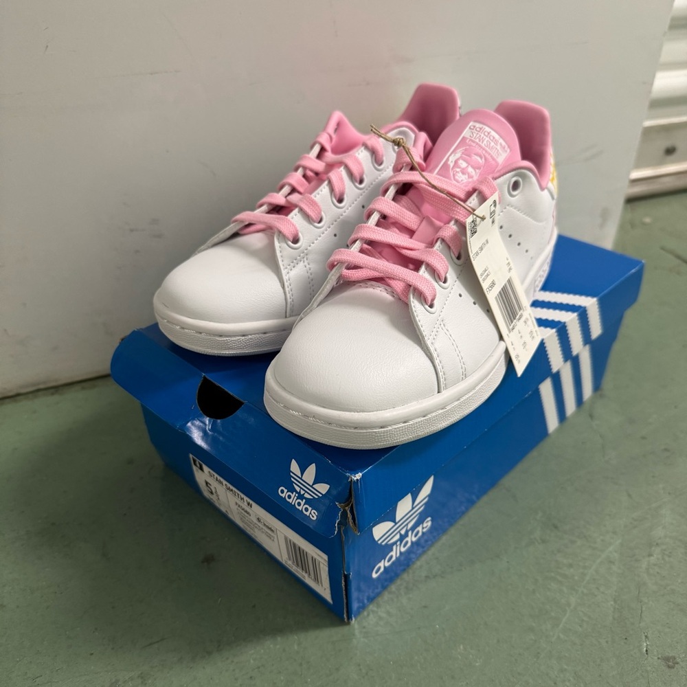 Adidas Stan Smith women US size5 1/2 NWT